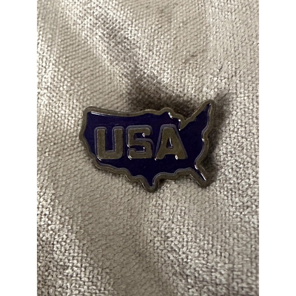 Brandy Melville USA Map Enamel Lapel Pin Patriotic Blue Metal Hat Tie Tack